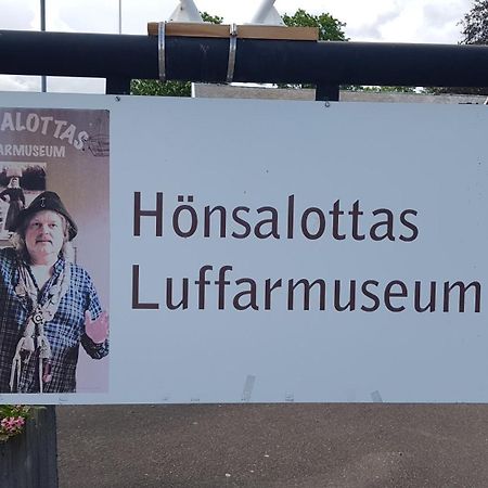 Trevligt Hus Med Egen Gard Och Fri Wifi, Emmaboda Kommun, Lindas 外观 照片
